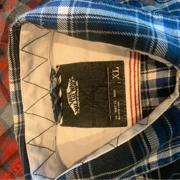 Vans - Picture 3 of 3